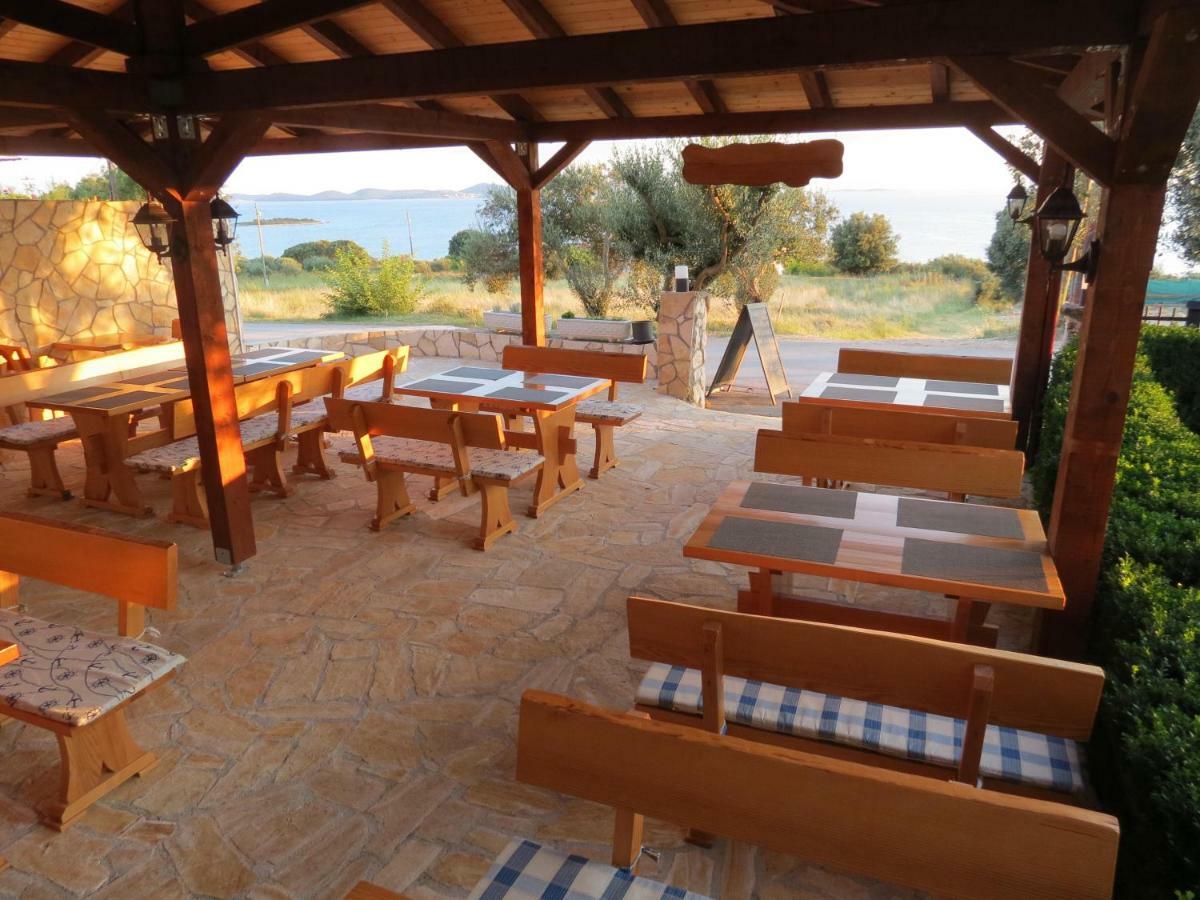 Campsite Kaya Pakostane Exterior photo